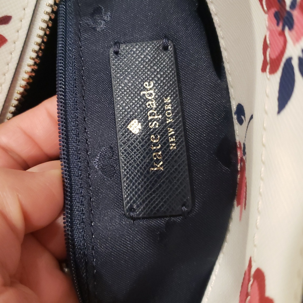 Kate Spade White/Navy/and Red Floral Satchel Size Medium - Picture 8 of 11